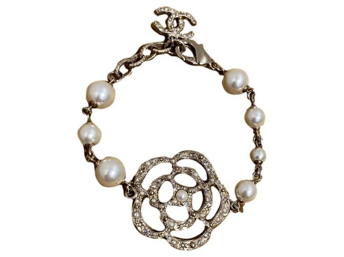 Chanel Bracelets Golden Metal Pearl  ref.268413