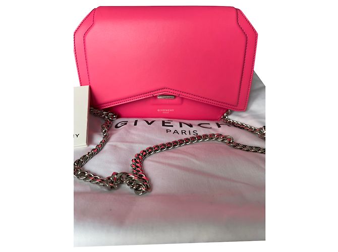 Bolsa de mão Givenchy Bow Cut em couro rosa