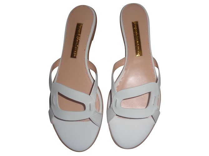 Rupert Sanderson Emblem White Leather Pebble Strap Flats
