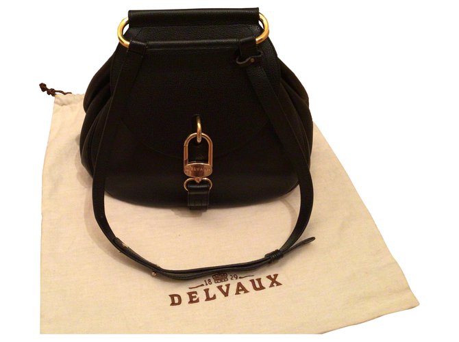 VERY  DELVAUX