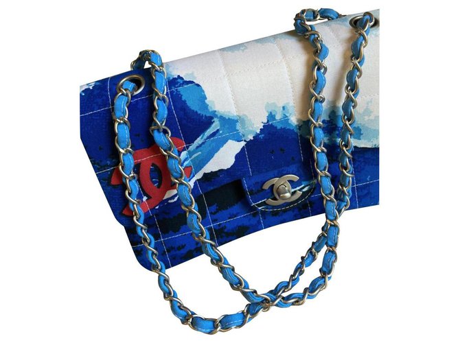 2.55 Uma bolsa de aba de lona muito rara com o logotipo de surf acolchoado da Chanel estampado Azul  ref.269105