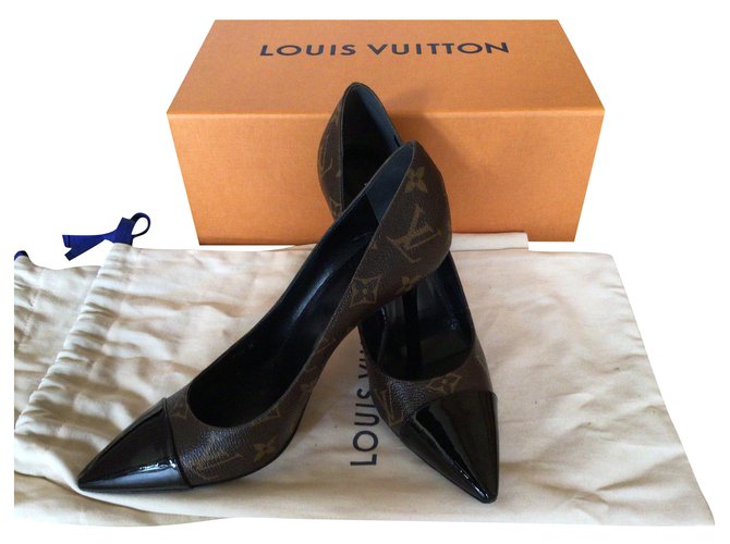 Louis Vuitton Monogram Cherie Pumps