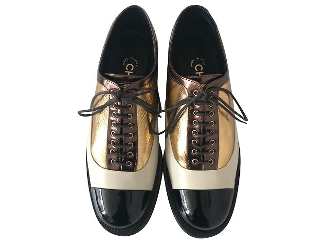 Chanel Scarpe Derby Brogue Stringate Marrone Nero D'oro Crema Pelle Pelle verniciata