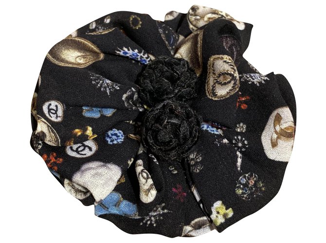 Chanel Pins & brooches Black Silk  ref.269733