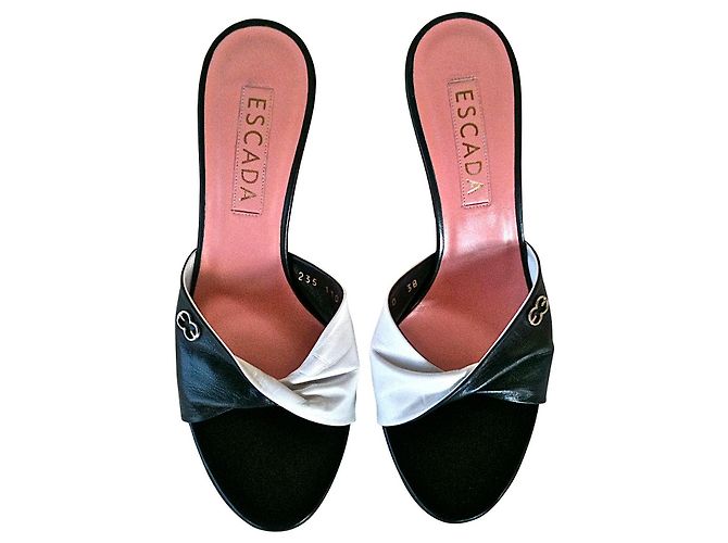 Escada Mules Lammleder Weiß Marineblau Größe 39