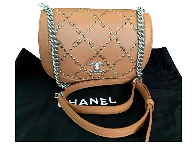 Bolsa com aba Chanel Coco Caramelo