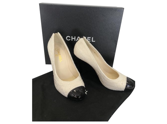 Chanel Pumps Leather  ref.270425