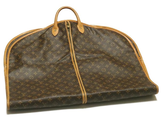 Louis Vuitton Women's Garment Cover  Louis vuitton collection, Louis  vuitton handbags, Bags