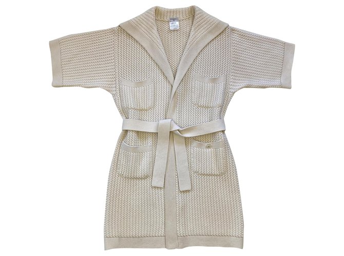 Chanel Coats, Outerwear Beige Cashmere  ref.272257