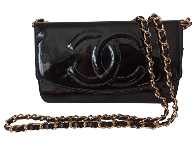 Chanel portafogli Nero Pelle verniciata  ref.272321