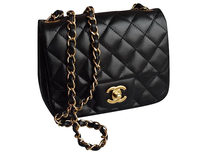 Chanel Timeless Classic Square Mini Flap Bag in Black and Gold HW Leather  ref.272356 - Joli Closet