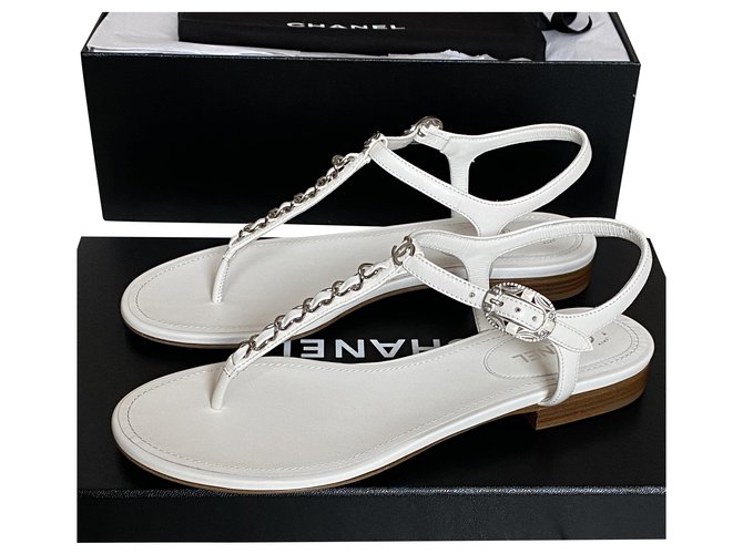 Chanel Sandals White Leather  ref.272548