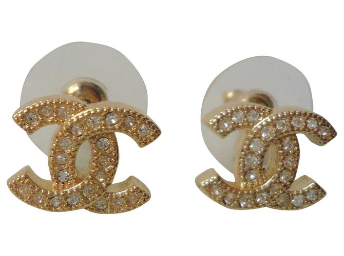 CHANEL New CC motif stud earrings