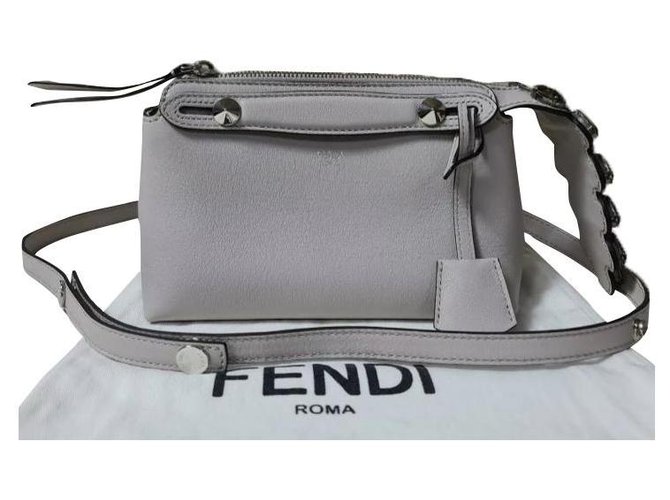 Mini bolsa de couro embelezada com cruzetas Fendi By The Way Cinza  ref.272670
