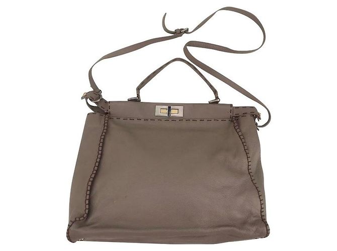 Fendi Peekaboo Handtasche aus Leder Khaki