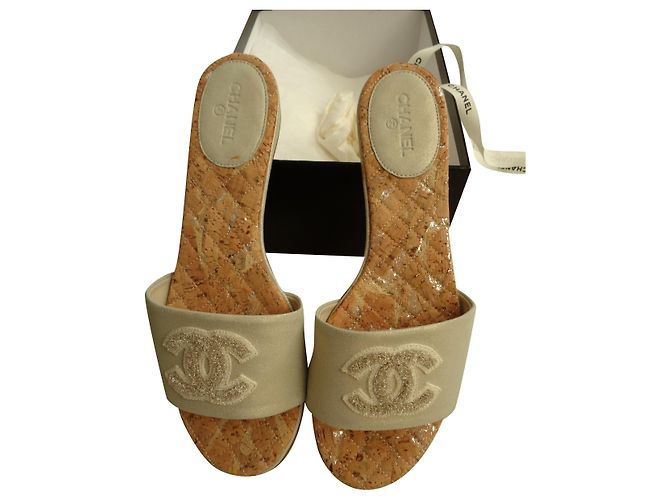 Mulas Chanel de couro cinza Tamanho 40