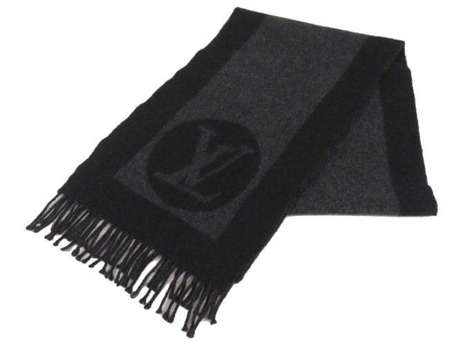 Louis Vuitton Louis Vuitton Cardiff Reversible Black Wool & Cashmere