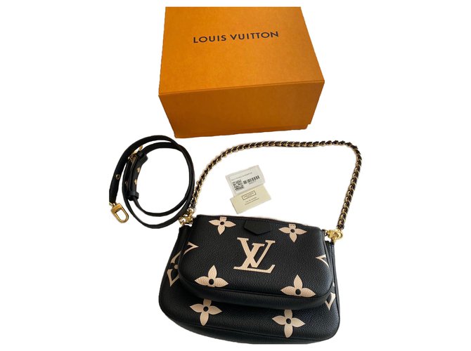 Louis Vuitton Clutch-Taschen Blau Leder  ref.273513