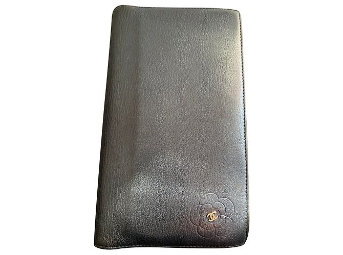 Portafoglio Chanel in agnello blu navy