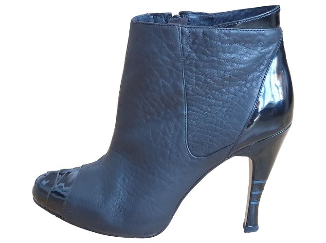 Botines Diesel de cuero negro y charol 39