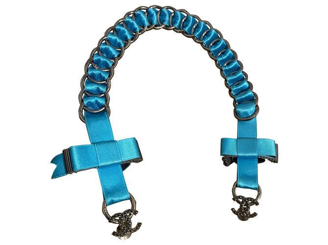 Chanel Pins & brooches Blue Silk Metal  ref.273527