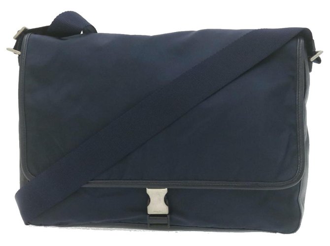 Prada Shoulder bag Navy blue Synthetic  ref.273601