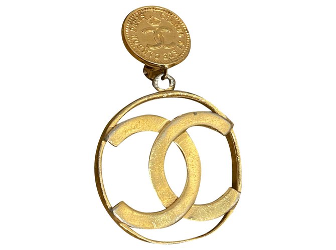 Chanel Brincos Dourado Metal  ref.273848
