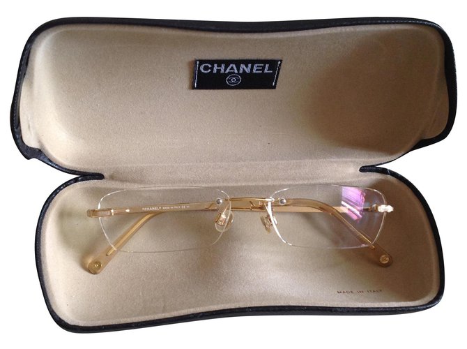 Chanel Des lunettes de soleil Métal Doré  ref.273939