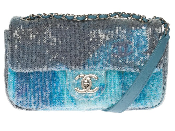 Timeless Splendida e rarissima borsa Chanel in edizione limitata "Runaway Waterfalls" in paillettes blu, Garniture en métal argenté  ref.273944