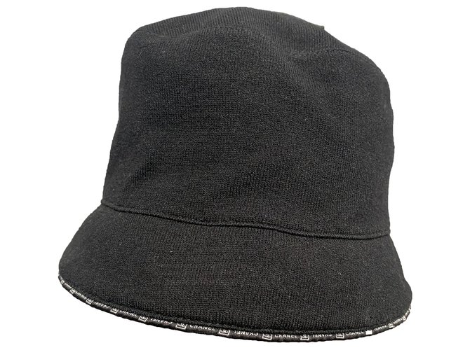 Chanel Hats Black Wool  ref.274572