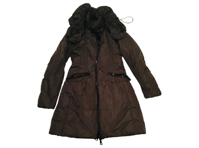 Moncler Coats, Outerwear Brown Polyester  ref.275152