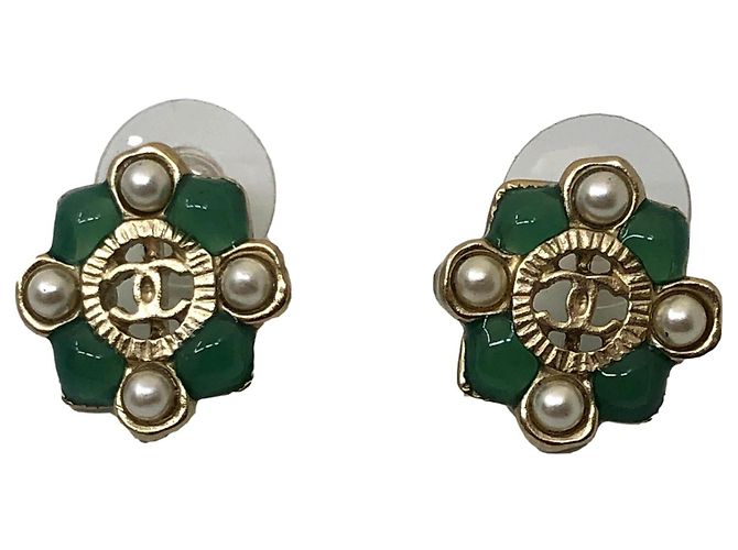Pendiente de Chanel Gold hardware