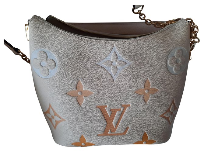 Marshmallow leather crossbody bag Louis Vuitton Beige in Leather