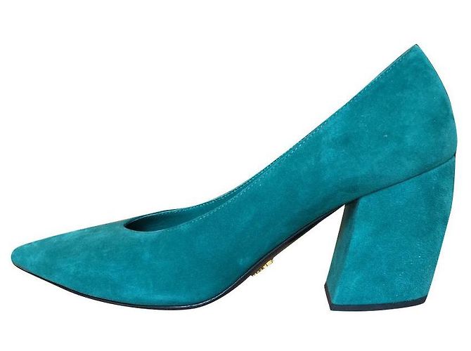 Escarpins Prada en daim turquoise à talon courbe