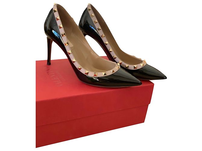 Valentino Garavani Valentino Rockstud Pumps schwarz