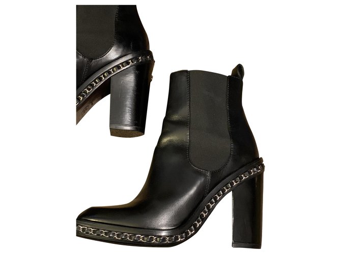 Chanel Ankle Boots Black Leather  ref.276752