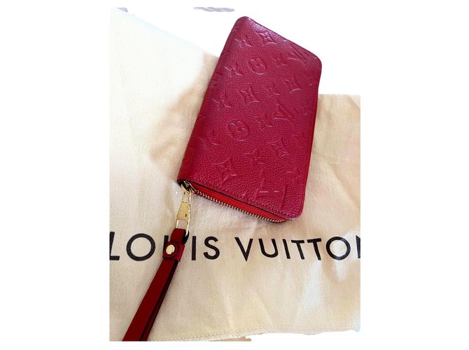 Louis Vuitton Portefeuille zippy empreinte Cuir Rouge  ref.276774