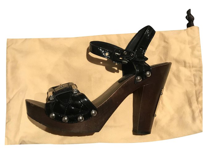 Burberry Sandals Black Dark brown Patent leather Wood  ref.277060