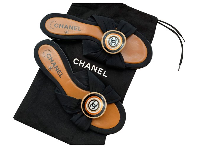 Chanel Sandales logo CC Cuir Tissu Noir Noisette  ref.277139