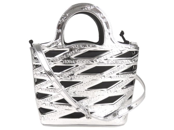 Bolso satchel Balenciaga Silver Neo Basket de cuero Negro Plata Paño  ref.277288