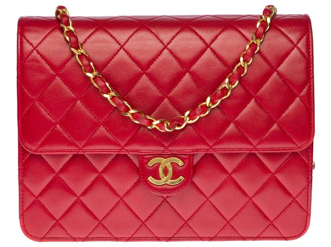 Timeless Splendid Classic Chanel Bag 22cm in red quilted leather, garniture en métal doré  ref.278542