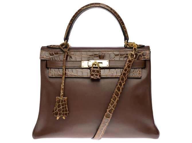Splendida personalizzazione della borsa Kelly di Hermès 28 tracolla in pelle box marrone con coccodrillo marrone, garniture en métal doré Pelli esotiche  ref.278548