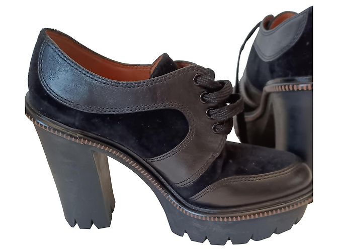 Stivaletti Marc Jacobs in pelle nera con lacci Nero
