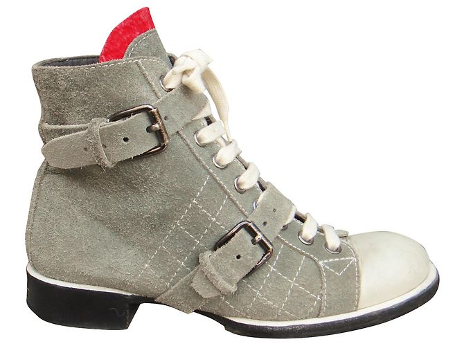Chanel Stiefeletten aus Wildleder Grau 40