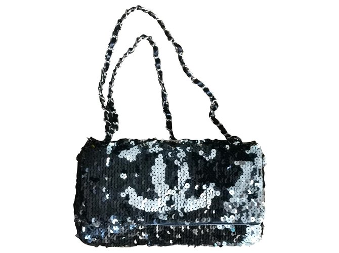 Bolsa com aba de lantejoulas Chanel preta e prata de edição limitada Preto  ref.278815