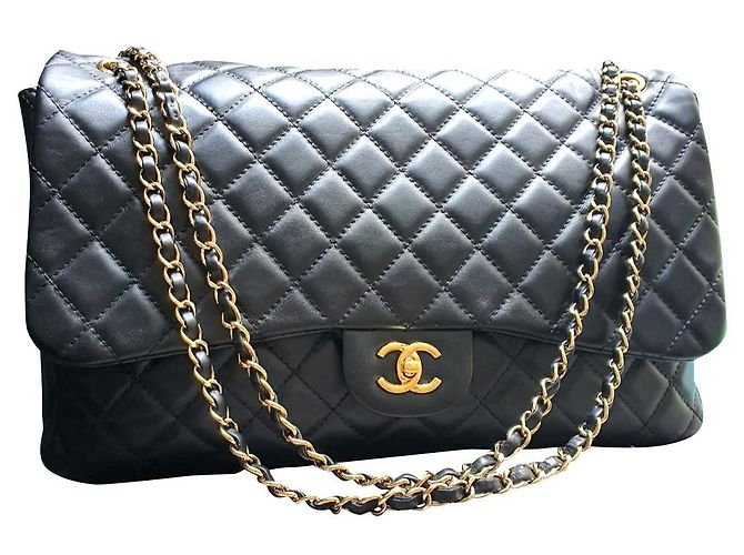 Bolsa com aba Chanel Timeless Classic XXL GHW Preto