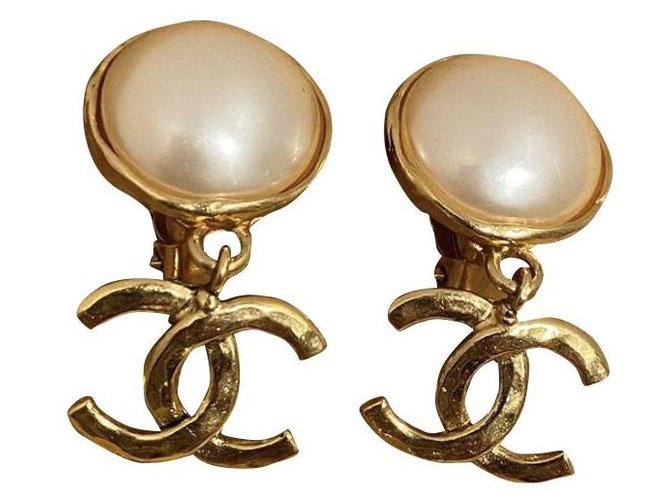 Chanel Earrings Golden Metal  ref.279407