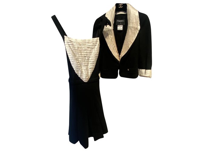 Chanel Skirt suit Black Beige Silk Wool  ref.279457
