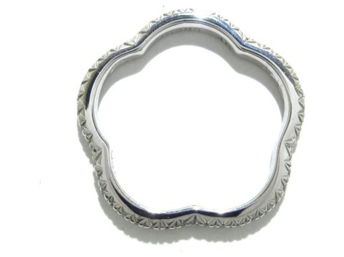 Chanel ring Silvery White gold  ref.279547