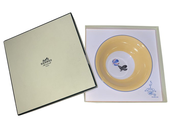 Cuenco de plato con escutelaria de león marino de Hermès Circus Amarillo  ref.279999